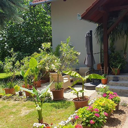 Feher Rozsa Apartman Cserszegtomaj Exteriér fotografie