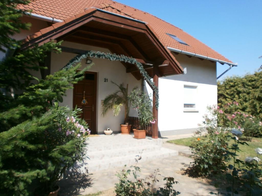 Feher Rozsa Apartman Cserszegtomaj Exteriér fotografie