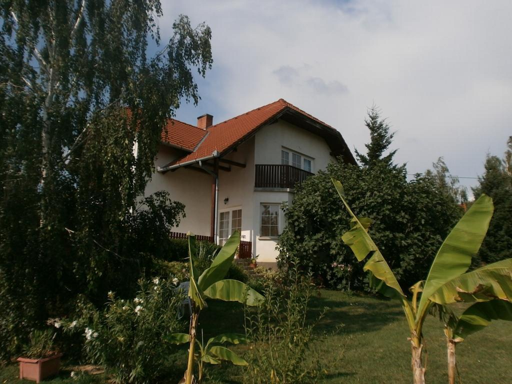 Feher Rozsa Apartman Cserszegtomaj Exteriér fotografie