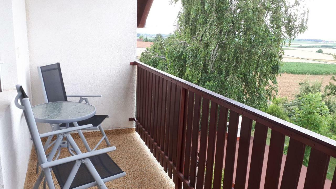 Feher Rozsa Apartman Cserszegtomaj Exteriér fotografie